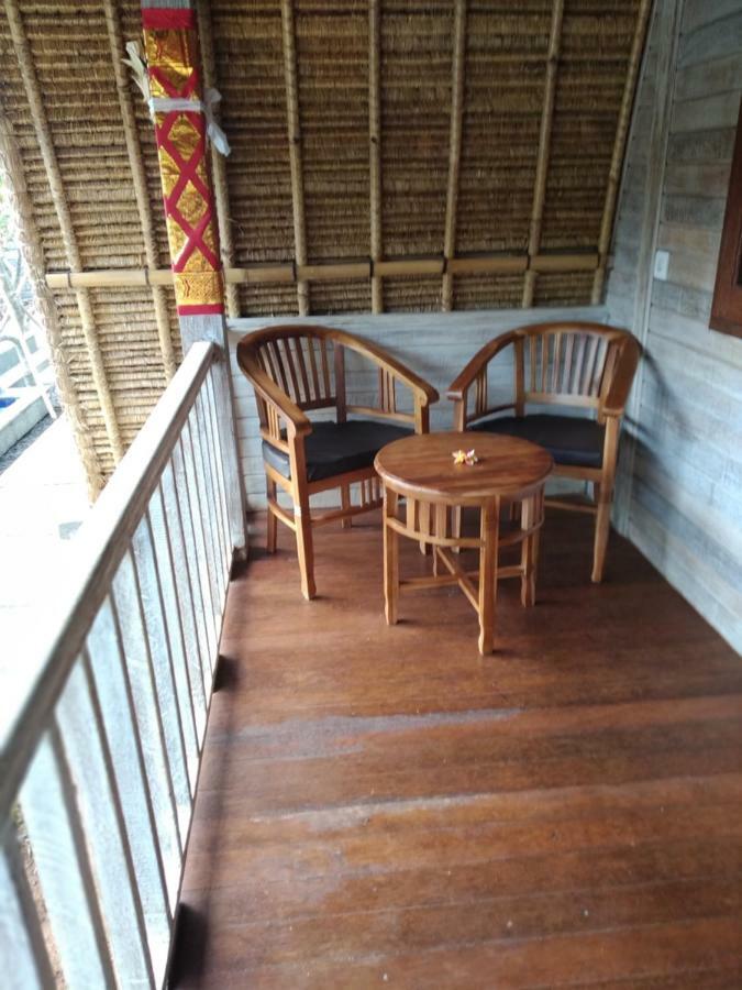 HoneyBee Huts Bed and Breakfast Lembongan Buitenkant foto